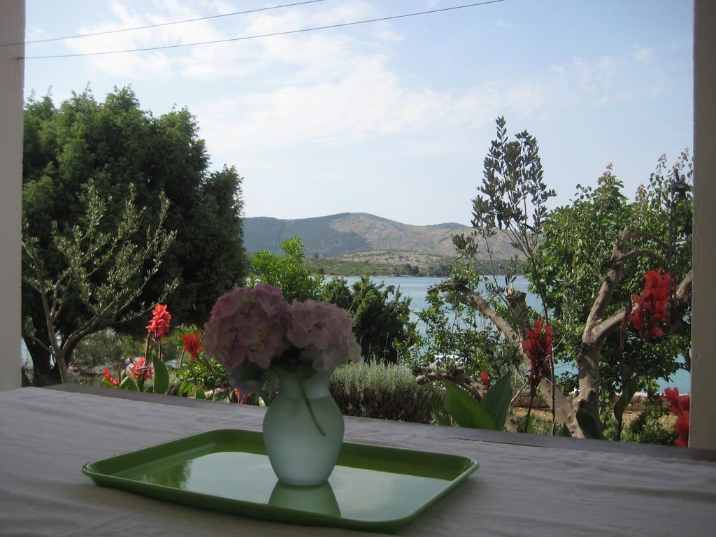 Apartments Pralija Mile Zaboric Exterior photo